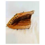 Vintage Wilson Jim Catfish Hunter Baseball Glove