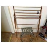 CLOTHES RACK - METAL TABLE