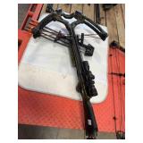 Barnett Predator Crossbow w/4-bolts & broadheads