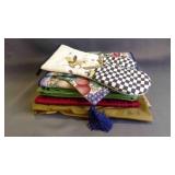 Oven Mitt, 2 Table Runners, Table Cloth, Vest