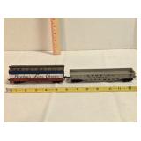 2 ROCO HO scale train cars; Freight car & flatbed