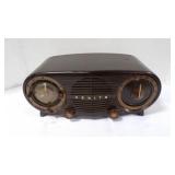 1950's Zenith 'Owl Eyes' (Bakelite) Clock Radio