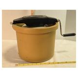 Frost King ice cream maker. Top is cracked. Works