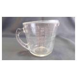 Vintage 2-Cup/1-Pint Pyrex Glass Measuring Cup