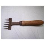 Vintage Gilchrist No 50 Ice Chipper aka Ice