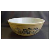 Vintage Pyrex Homestead/Scroll Design Nesting Bowl