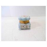 Antique Victorian Wave Crest Square Puffy Or
