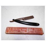 1913-1927  W.H. Morley & Sons Straight Razor with