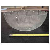 Vintage Arcoroc Fleur clear pressed glass bowl