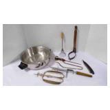 Vintage Metal Kitchen Tools/Carpet Tools & Skillet
