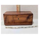 Miniature Lane cedar chest, 9"x4"x4½"