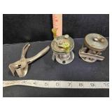 2 bait casting fishing reels & Fisherman pinchers