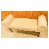Settee w/off white fabric