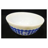 Vintage Pyrex 2½ Quart Bowl
