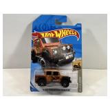 Hot Wheels Sealed on Card  Land Rover