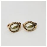 Vintage Clip On Earrings