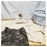 Rubbermaid Laundry Basket plus Contents