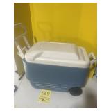 Igloo cooler on wheels