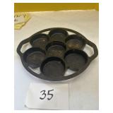 Lodge cast iron Muppet/biscuit pan