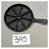 Cast-iron cornbread skillet