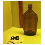 Amber 1 pint whiskey, bottle glass