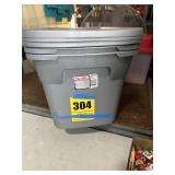 3 Sterilite totes with the lids