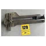 Tile cutter
