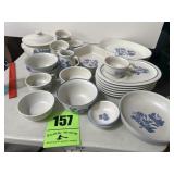 26 pieces of Faltzgraff  Yorktown
