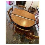 Round Dinette w/Leaf & (6) Padded Chairs