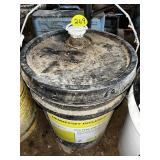 Partial Pail 15W40 Hennessy Oil