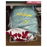 Bedding & Feather Pillows Bedding & Feather Pillows