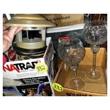 Electric Insect Trap & (2) Tall Glasses Electric Insect Trap & (2) Tall Glasses
