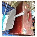 Leather Case w/Dust Pan Leather Case w/Dust Pan