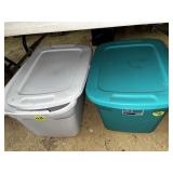 (2) Totes w/Lids (2) Totes w/Lids