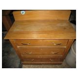 20 Inch x 30 Inch 3 Drawer Dresser