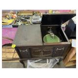 Brunswick 78 rpm Record Player w/Many Records