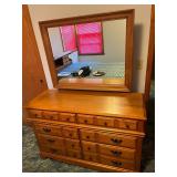 6 Drawer Dresser w/Mirror
