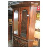 Corner Hutch w/Glass Shelves
