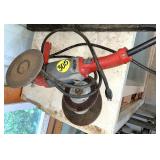 Milwaukee Grinder & Extra Discs (Works)