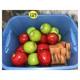Tote w/Apple Decor