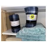 (2) New Blankets & Bathroom Rugs