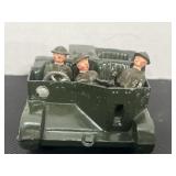 Metal Die Cast Jeep w/  3 Soldiers England