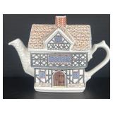 Vintage Sadler Teapot England "Country House"
