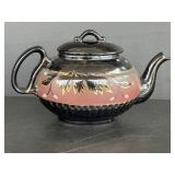 Beautiful Teapot With Gold Leaf Desgn