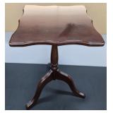 Scalloped Top Occasional Table/Stand