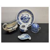 Collection (5) Pieces Blue/White Asian Themed