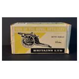 BRITAINS LEAD FIGURE 9715