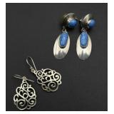 2 silver Earrings