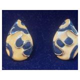 Beautiful Inlaid Yellow & Black Pierced Earrings