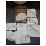 VTG EMBROIDERED HAND TOWELS & DOILIES, CROCHETED>>